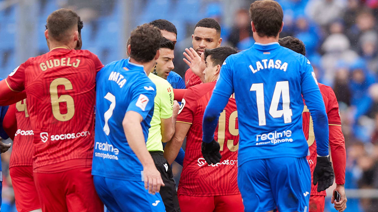 Fußball: Rassismus-Skandal in Spanien! Spielabbruch nach Torwart-Aktion | Sport