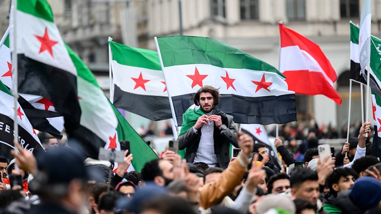 Zehntausende Syrer feierten in Wien Sturz des Assad-Regimes